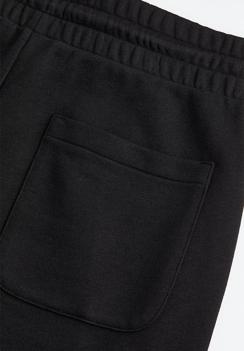 H&M - Regular fit sweatshorts - black