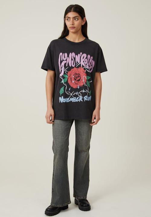 Cotton On - The oversized roses tee - guns n roses november rain/washed black