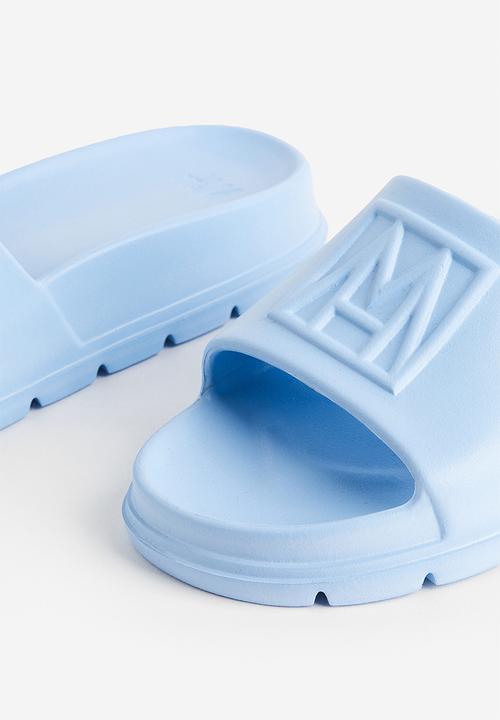 H&M - Monogram pool shoes - light blue