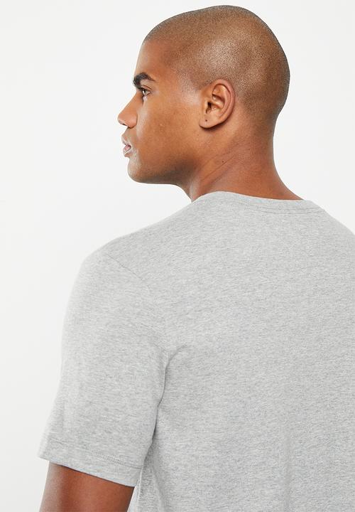 Nike - Nsw tee good chest swsh fs - dk grey heather/white