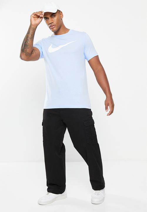 Nike - Nsw tee good chest swsh fs - light marine/white