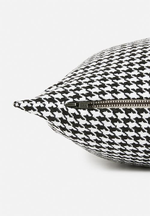 Hertex Haus - Conna cushion cover - black & white 