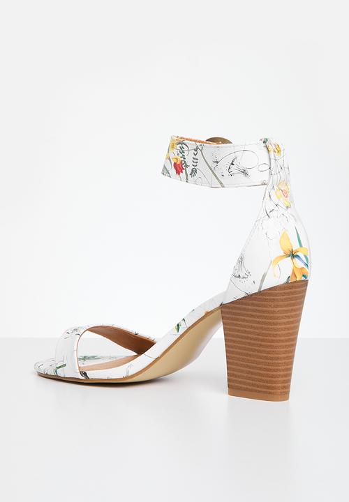 Madison® - Allan 2 ankle strap block heel sandal - white floral