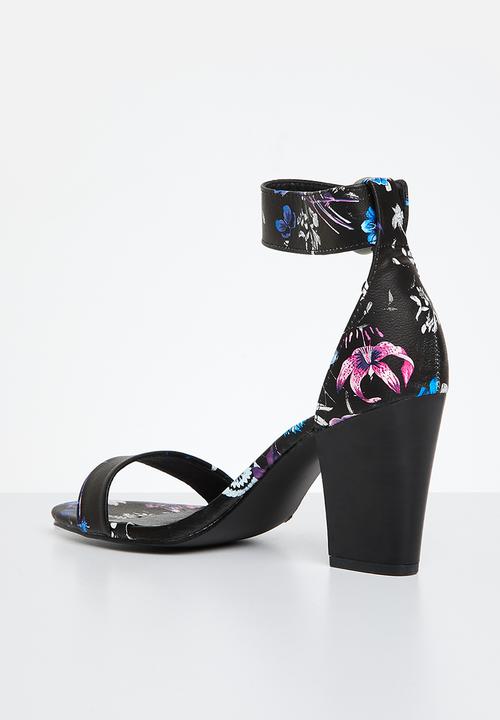 Madison® - Allan 2 ankle strap block heel sandal - black floral