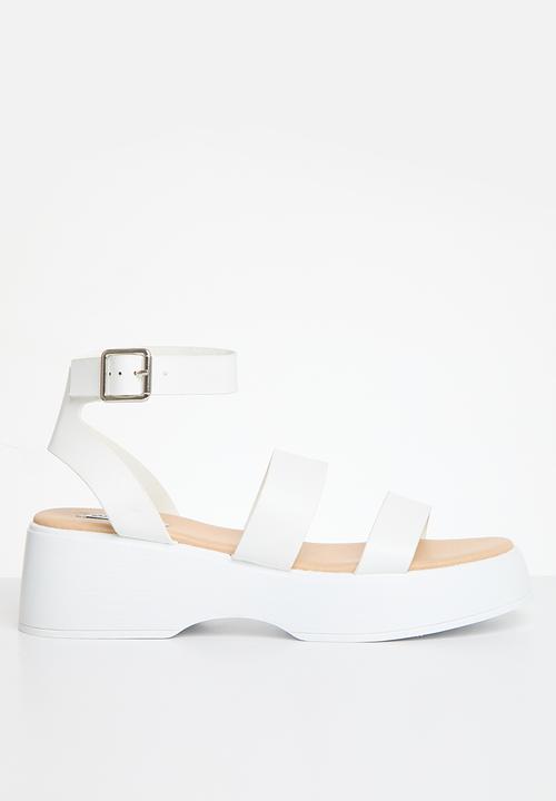 Madison® - Hannah flatform strap sandal - white