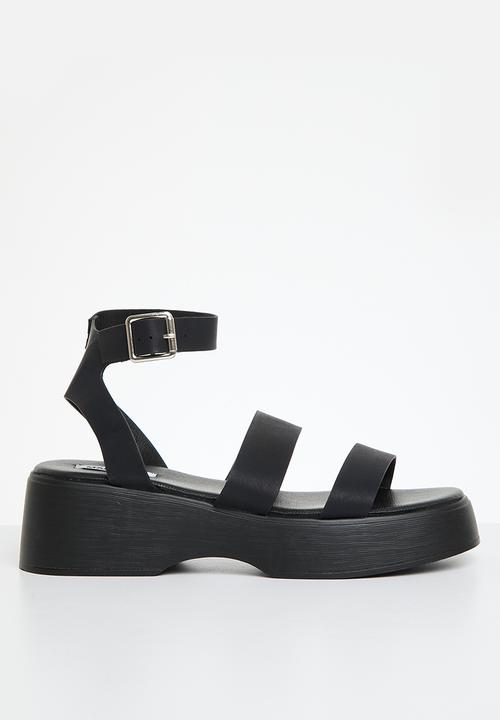 Madison® - Hannah flatform strap sandal - black
