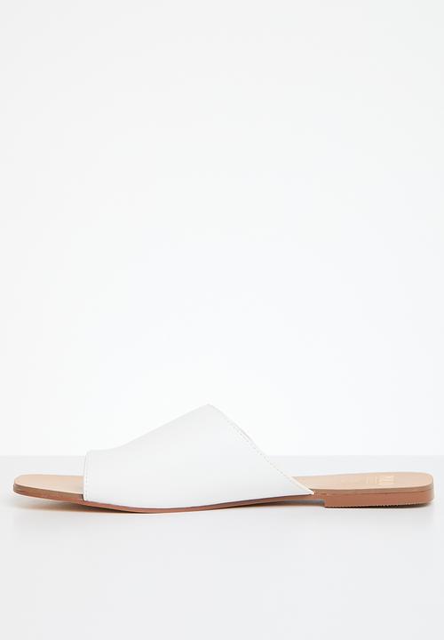 POLO - Womens toe post slip on sandal - white
