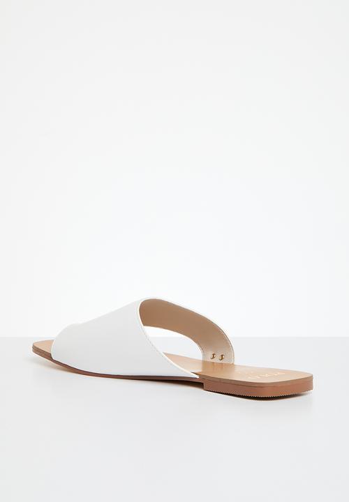 POLO - Womens toe post slip on sandal - white