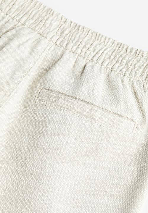 H&M - Loose fit chino shorts - light beige