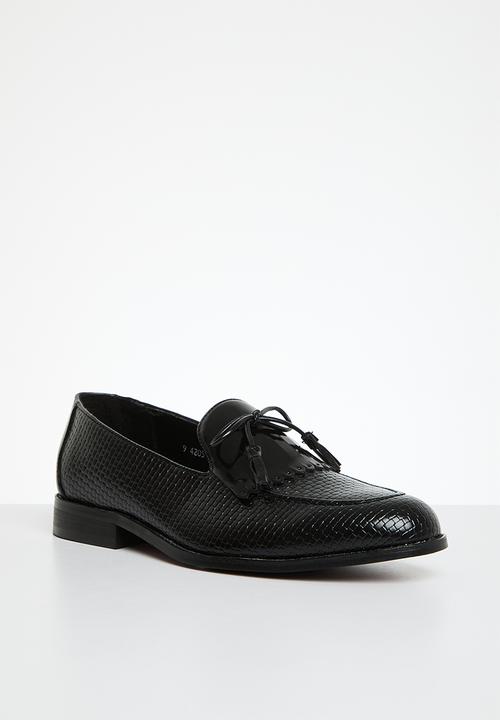 PC - Formal slip on bow - black basket weave 