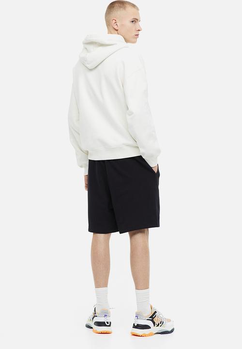 H&M - Relaxed fit printed sweatshorts - black 