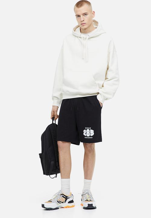 H&M - Relaxed fit printed sweatshorts - black 