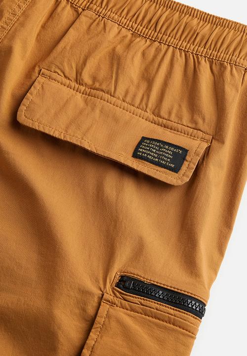 H&M - Regular fit knee-length cargo shorts - rust orange 