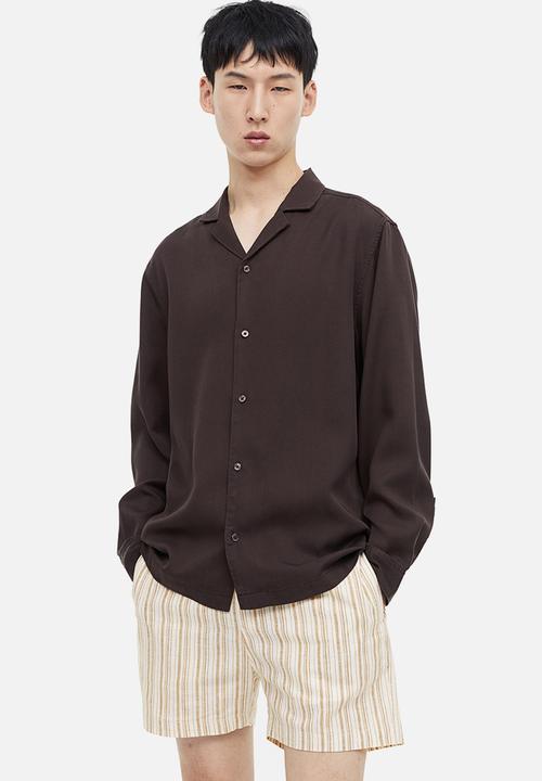 H&M - Regular fit linen-blend shorts - white/beige striped 