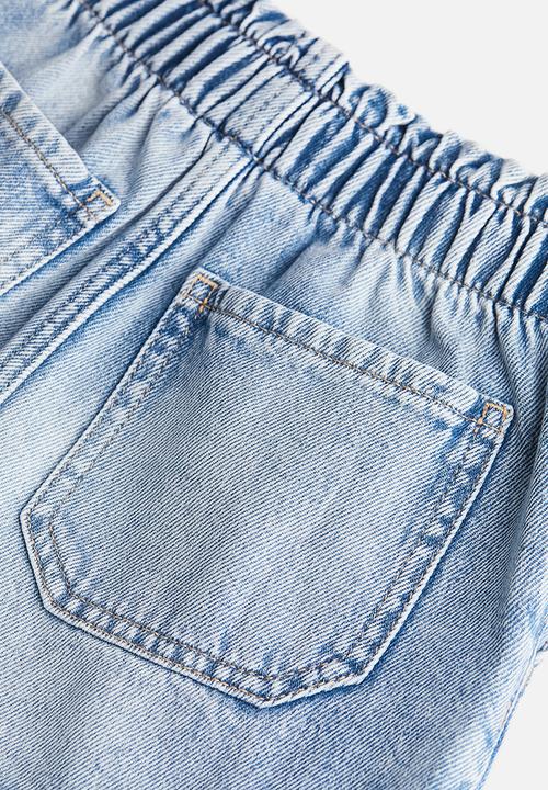 H&M - Loose fit denim shorts - light denim blue