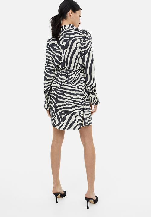 H&M - Tie-belt shirt dress - dark grey zebra print