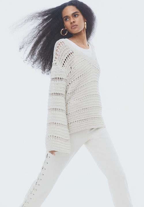 H&M - Oversized hole-knit jumper - light beige 