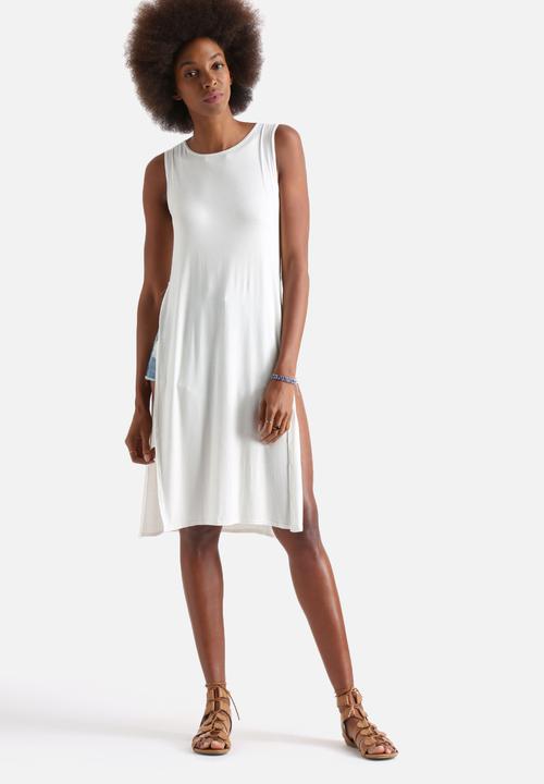 Influence. - Sleeveless Split Side Maxi Top
