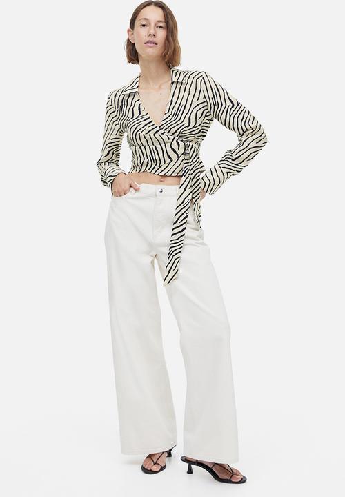 H&M - Cropped wrapover blouse - light beige zebra print