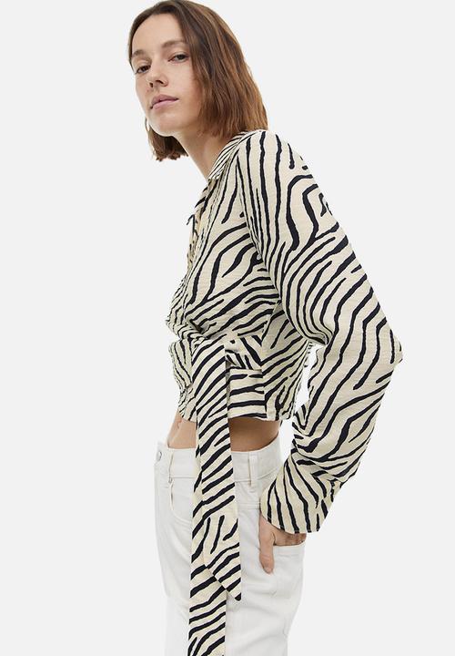 H&M - Cropped wrapover blouse - light beige zebra print