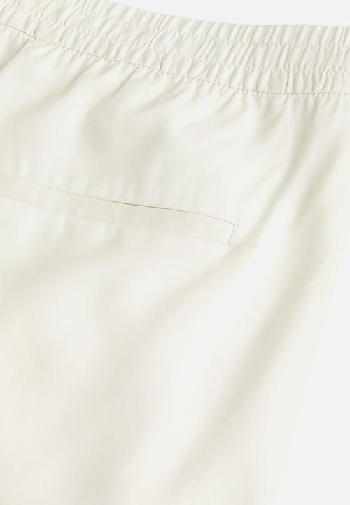 H&M - Regular fit lyocell shorts - light greige