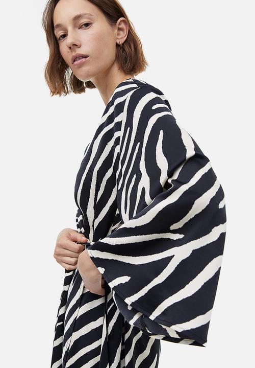 H&M - Satin wrap dress - black zebra print