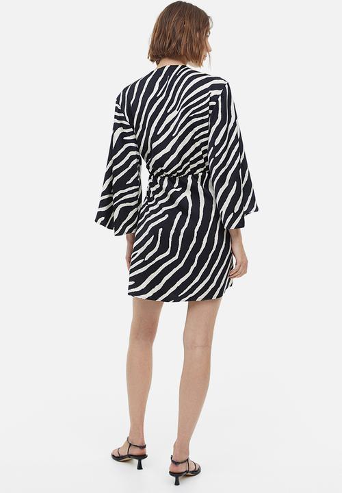 H&M - Satin wrap dress - black zebra print