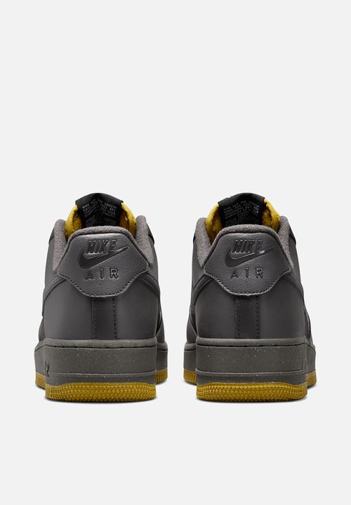 Nike - Air Force 1 '07 lv8