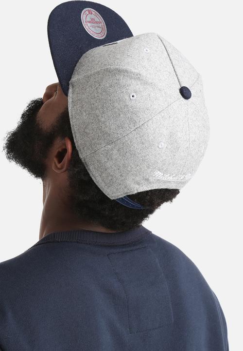 Mitchell & Ness - Sporting Goods Snapback