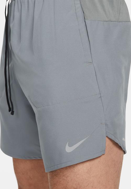 Nike - Nike dri-fit stride 7in bf short - grey 