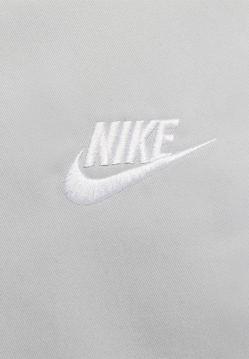 Nike - Nike club woven taper leg pants - light smoke grey