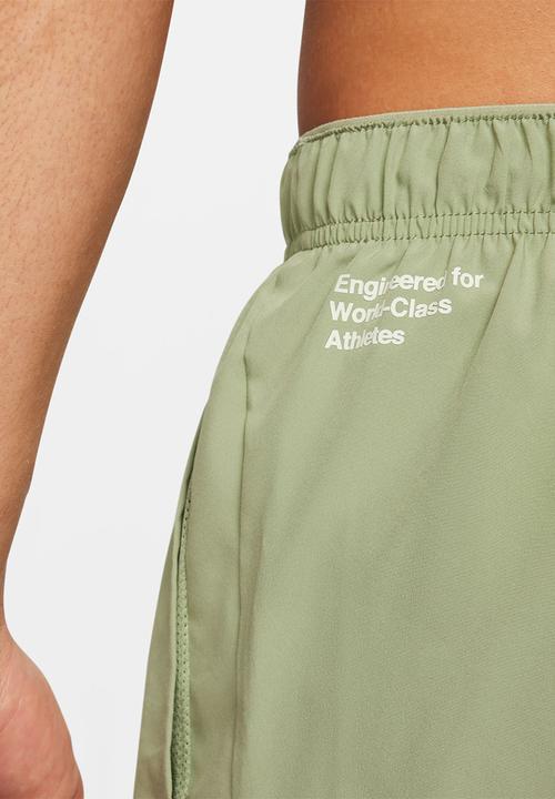 Nike - Nike dr-fit challenger shorts - oil green 