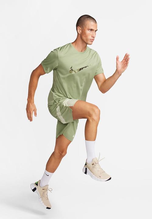Nike - Nike dr-fit challenger shorts - oil green 