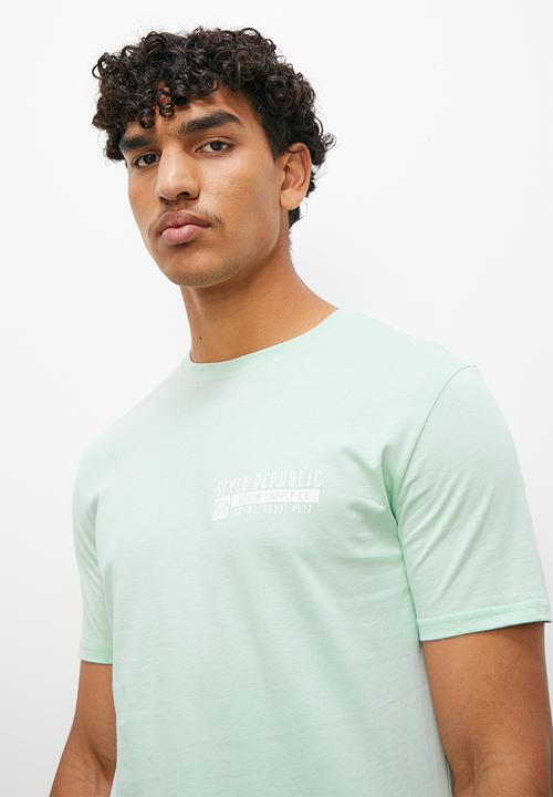 STYLE REPUBLIC - Josh sr logo graphic tee - sage