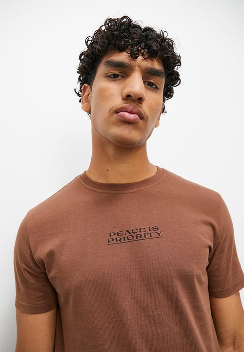 STYLE REPUBLIC - Face sketch print graphic tee - brown