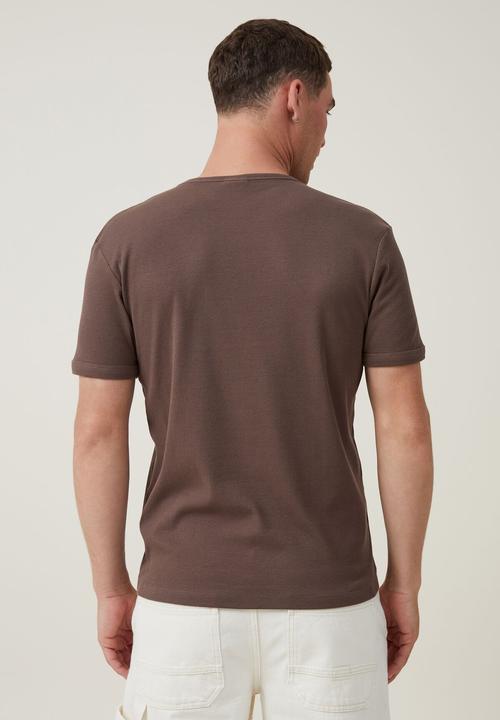Cotton On - Ribbed t-shirt - washed chocolate