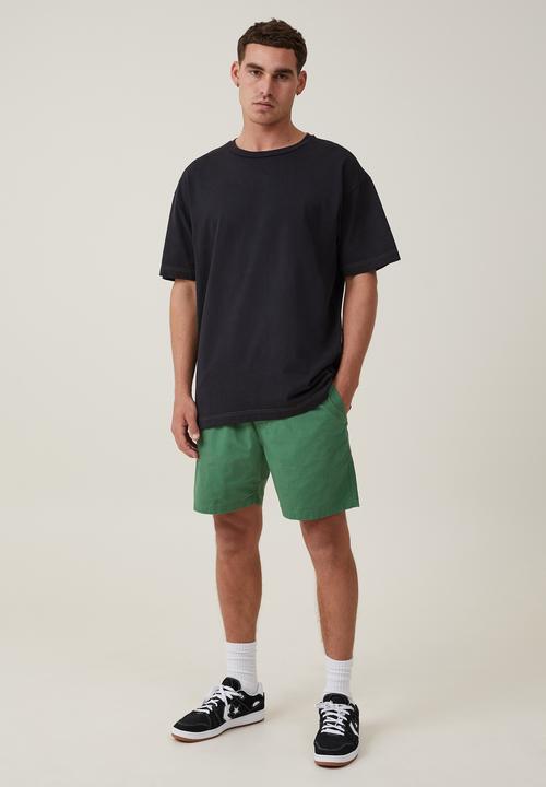 Cotton On - Easy short - fairway green texture