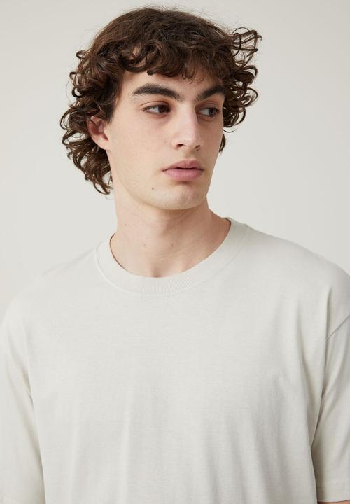 Cotton On - Organic loose fit t-shirt - ivory