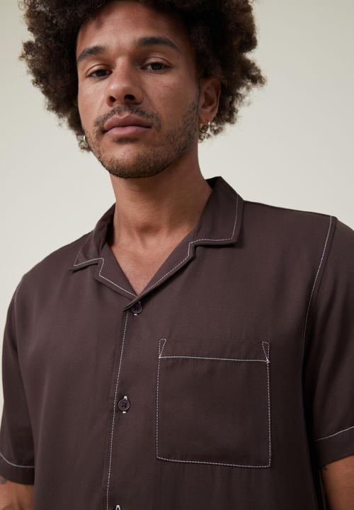 Cotton On - Riviera short sleeve shirt - rich brown pop stitch 