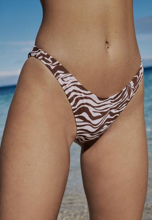 Cotton On - High side brazilian seam bikini bottom - tully wave acorn