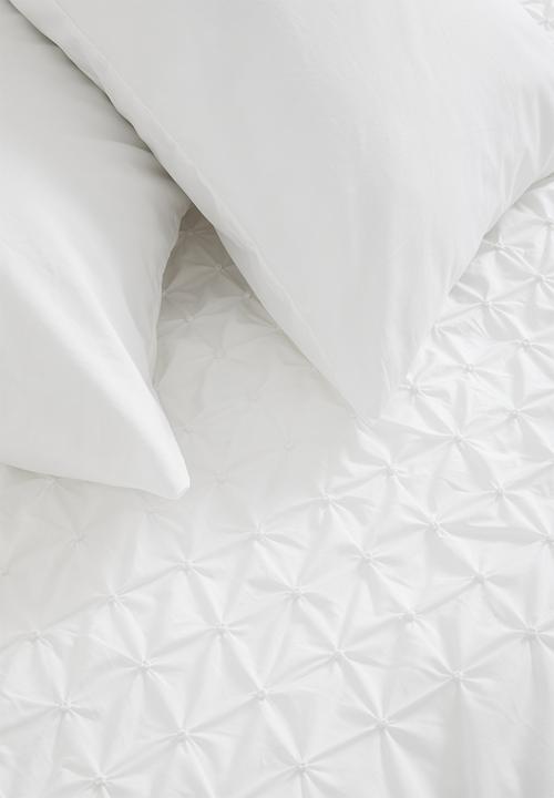 Sheraton Textiles - Harper 200TC cotton embroidered duvet set - white