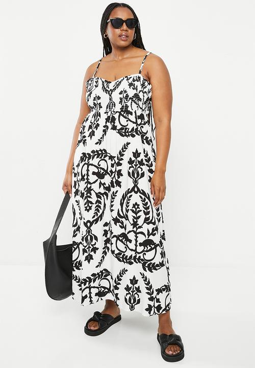 Me&B - Plus the shirred bodice maxi sundress - white