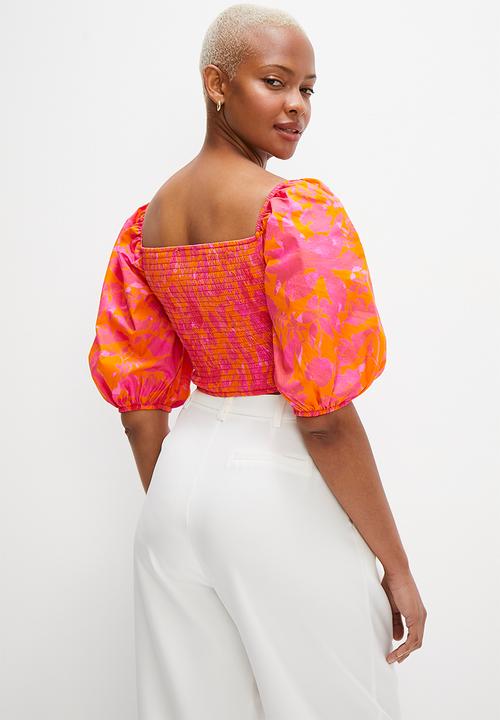 MILLA - Off the shoulder bubble sleeve crop - orange pink shadow flower