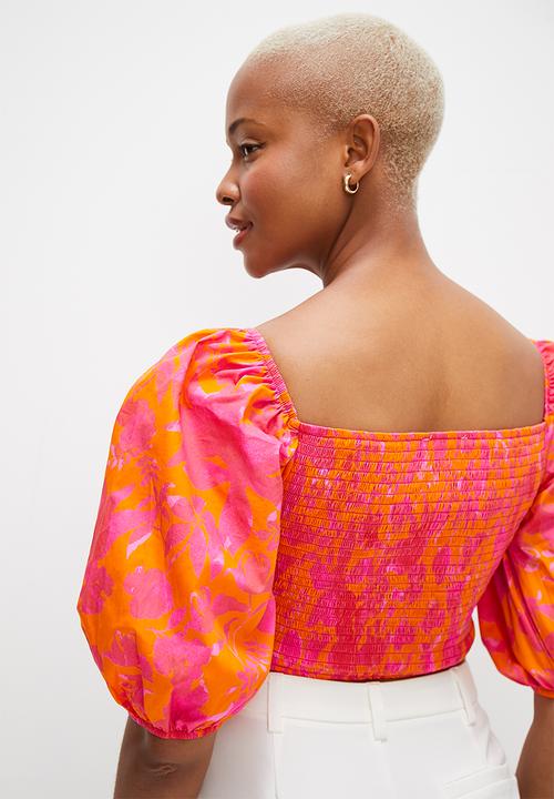 MILLA - Off the shoulder bubble sleeve crop - orange pink shadow flower