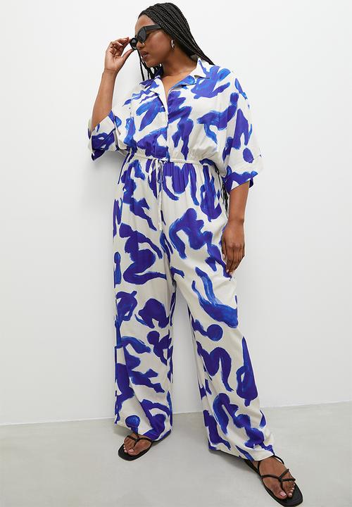 Superbalist - Relaxed printed short sleeve jumpsuit - painted ladies