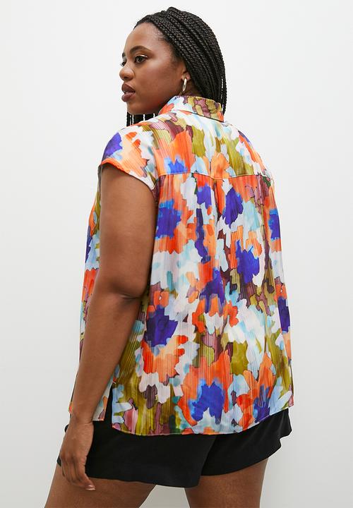 Superbalist - Grown on sleeve printed shirt - red graphic1