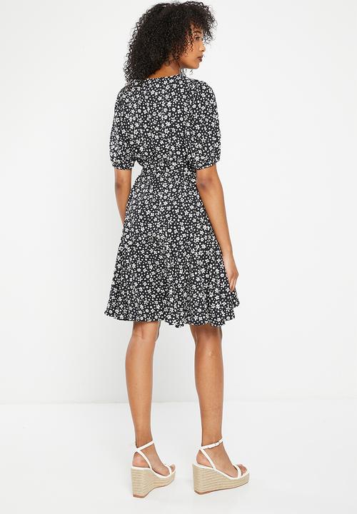 Me&B - The anna dress - small black ditsy