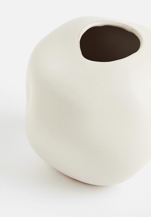 H&M - Terracotta vase - white
