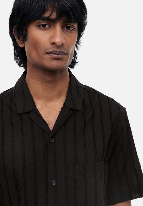 H&M - Regular fit textured-weave resort shirt - black