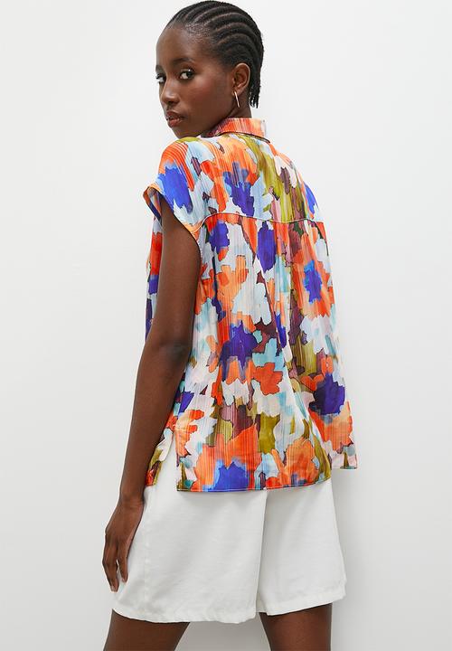 Superbalist - Grown on sleeve printed shirt - red graphic